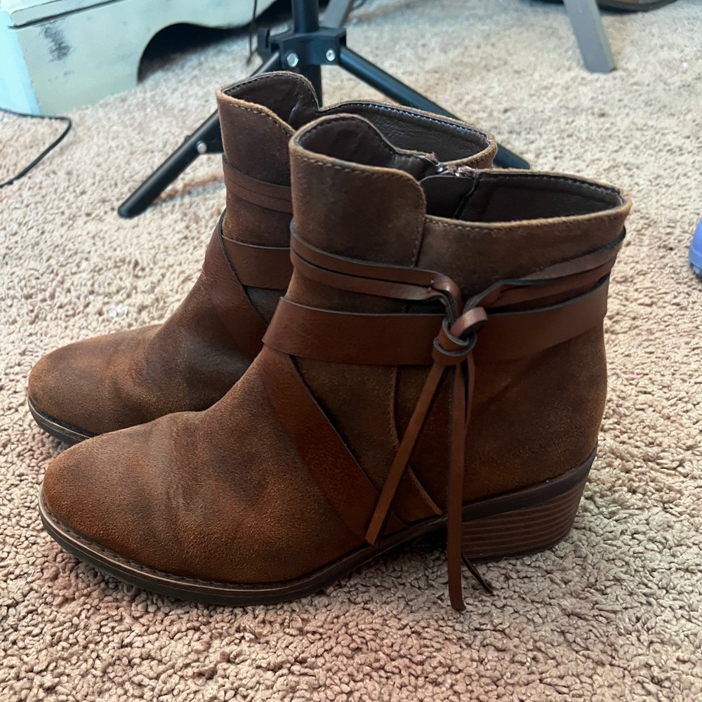 Sophie17 Kristen brown boots size 4